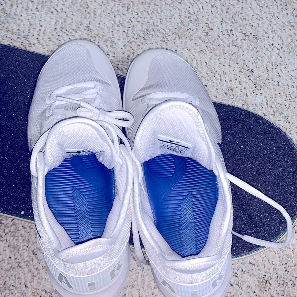 Adidas air basketball shoes